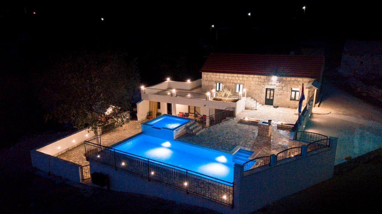 Villa Dvori Stipanovi With Heated Pool And Jacuzzi Donje Rascane Exterior foto
