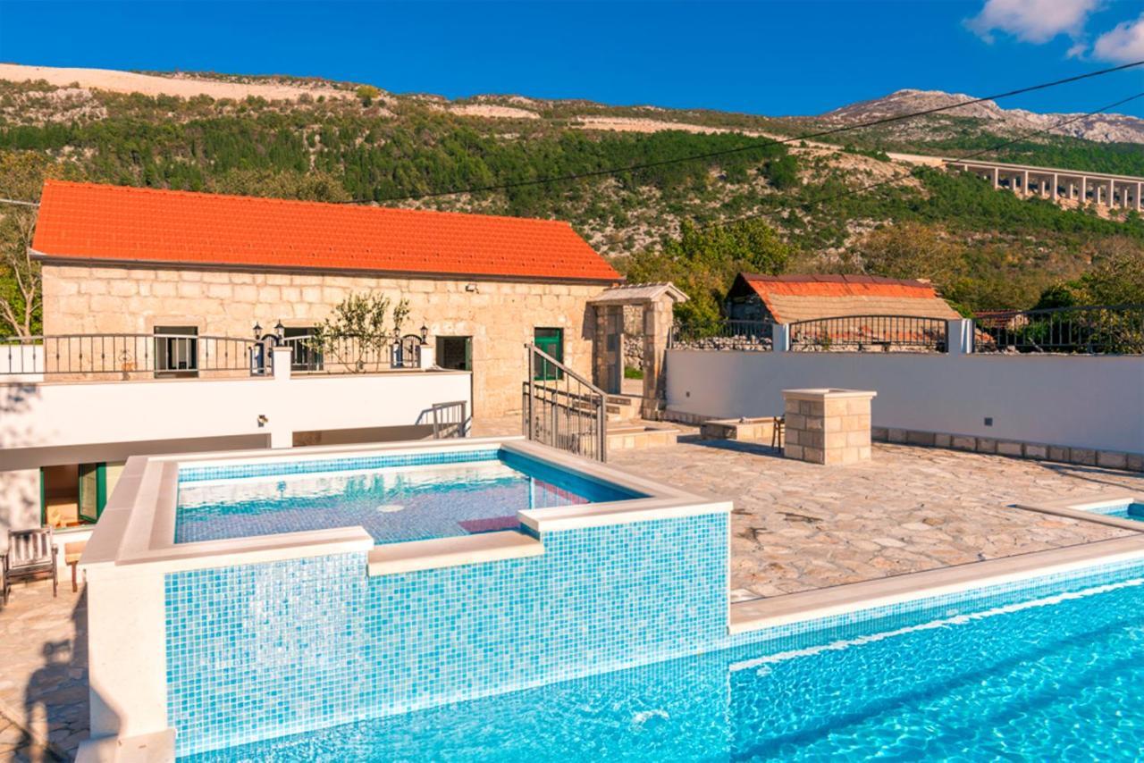 Villa Dvori Stipanovi With Heated Pool And Jacuzzi Donje Rascane Exterior foto
